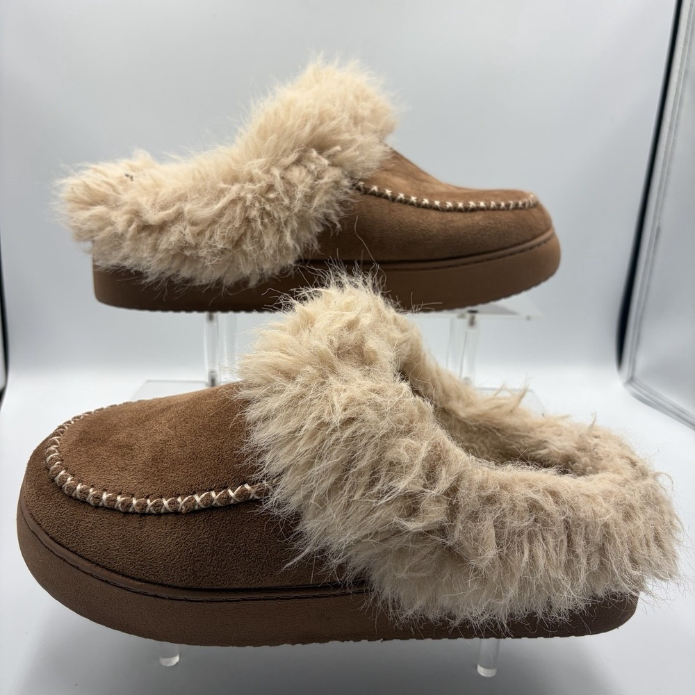 Dakine Women's Indoor/Outdoor‎ Slippers 7-8 Brown Tan Faux Fur Lining Fuzzy